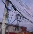 <p>Fios chamam atenção em poste do Méier, na zona norte do Rio</p>  Foto: José Carlos Pereira de Carvalho / vc repórter