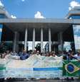 <p>Manifesta&ccedil;&atilde;o reuniu cerca de 50 pessoas</p>  Foto: Marcelo Camargo / Agência Brasil