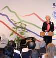 A presidente do Chile, Michelle Bachelet, acompanha o discurso da diretora-gerente do Fundo Monetário Internacional (FMI), Christine Lagarde, durante um fórum econômico em Santiago  Foto: Alex Ibanez/Chilean Presidency / Reuters