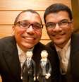 Cláudio e João na celebração de seu casamento: número ainda pequeno no Brasil, mas já um dado "extremamente positivo"  Foto: Arquivo pessoal / reprodução