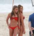 Bia e Branca Feres exibiram curvas em gravação na Praia da Reserva  Foto: Dilson Silva / AgNews