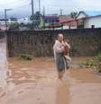 <p>A chuva causou enchente em diversos pontos da região de Itaquera, em São Paulo (SP), nesta quarta-feira </p>  Foto: Pires / Futura Press