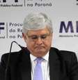 O procurador Rodrigo Janot concede coletiva a imprensa no Hotel Mabu, em Curitiba (PR), nesta quinta-feira (11), sobre os indiciados na Operação Lava Jato. São em torno de 20 nomes que serão apresentados pelo MPF ao Juiz Sergio Moro  Foto: Vagner Rosario / Futura Press