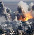Forças lideradas pelos Estados Unidos atacam área de Kobani, na Síria, como parte da missão de combate aos militantes do Estado Islâmico, em outubro. 18/10/2014  Foto: Kai Pfaffenbach / Reuters
