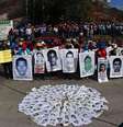 Pais de estudantes desaparecidos no México participam de manifestação pelos 43 que desapareceram e outros dois que foram assassinados durante confrontos com a polícia em Chilpancingo, Guerrero. 12/12/2014  Foto: Jorge Dan Lopez / Reuters