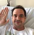 <p>O comediante est&aacute; internado em S&atilde;o Paulo, onde se recupera bem</p>  Foto: Instagram/ @cariocadelegado / Reprodução