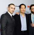 <p>Atores James Franco, Charles Rahi Chun e Seth Rogen posam na première de <em>A Entrevista</em> em Los Angeles</p>  Foto: Kevork Djansezian / Reuters