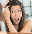 A caspa é causada por um fungo que vive no couro cabeludo   Foto: HTeam/Shutterstock