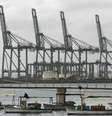 <p>Construída por empresa brasileira, porto de Mariel é considerado peça importante na redirecionamento da economia cubana</p>  Foto: BBC Mundo / Copyright