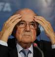 Blatter prometeu publicar investigação sobre fraude no processo de escolha das sedes das Copas de 2018 e 2022  Foto: Steve Bardens / Getty Images 