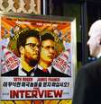 Cartaz do filme A Entrevista em Los Angeles, Califórnia  Foto: Kevork Djansezian / Reuters
