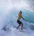 <p>Medina na conquista do título mundial em Pipeline: na briga por Oscar do Esporte</p>  Foto: Kent Nishimura  / AFP