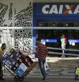 Agência da Caixa Economica Federal no Rio de Janeiro.  Foto: Pilar Olivares (REUTERS - Tags: POLITICS BUSINESS) / Reuters