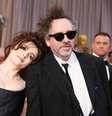 <p>Atriz britânica Helena Bonham Carter com o diretor Tim Burton, em fevereiro de 2013</p>  Foto: Lucy Nicholson / Reuters