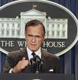 <p>George W.H. Bush em uma conferência na Casa Branca no ano de 1989</p>  Foto: AP