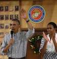 Presidente dos EUA, Barack Obama, e primeira-dama, Michelle Obama, em encontro com militares dos EUA no Havaí. 25/12/2014  Foto: Gary Cameron / Reuters