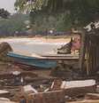 "A onda destruiu paredes, árvores e os prédios em nossa volta, antes de crescer e crescer", disse Louis  Foto: Louis Cryer / BBC News Brasil