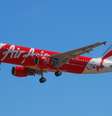 Avião do mesmo modelo do AirAsia que desapareceu na Insonésia  Foto: Laurent ERRERA / Wikimedia Commons