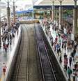 <p>Passageiros esperam na estação do Brás da CPTM durante horário em que circulação de trens foi paralisada</p>  Foto: Rogério Cavalheiro / Futura Press