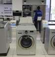<p>Fontes do mercado disseram ao jornal que apenas a fábrica da linha branca da LG, por exemplo, exigiria um investimento de R$ 1 bilhão</p>  Foto: Siphiwe Sibeko / Reuters