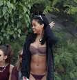 Rihanna curtiu primeiro dia do ano na Ilha de São Bartolomeu   Foto: The Grosby Group