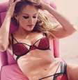 Candice Swanepoel estrela campanha de lingeries  Foto: The Grosby Group