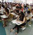 <p>Estudantes na sala de aula para prova da 2ª Fase da Fuvest, na manhã deste domingo (4), no prédio da Escola Politécnica (Civil), na Cidade Universitária, Zona Oeste de São Paulo (SP)</p>  Foto: Luiz Claudio Barbosa / Futura Press