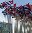 Bandeiras cubanas perto da Seção de Interesses dos EUA em Havana, Cuba, em dezembro. 30/12/2014  Foto: Enrique De La Osa / Reuters