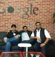 Executivos do Commonfloor na sede do Google após fecharem o contrato  Foto: Commonfloor / Divulgação