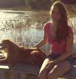 A adolescente estava caminhando com Jessie na beira do lago quando, de repente, o crocodilo fez o ataque  Foto: Daily Mail / Reprodução
