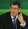 <p>Em Davos, Joaquim Levy&nbsp;tenta&nbsp;passar a imagem de um Brasil com economia de grandes recursos e que adota pol&iacute;tica macroecon&ocirc;mica voltada para a concess&atilde;o de benef&iacute;cios sociais</p>  Foto: Ueslei Marcelino (BRAZIL - Tags: POLITICS BUSINESS) / Reuters