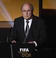 <p>Blatter vê debandada de patrocinadores da Fifa</p>  Foto: Michael Buholzer / AFP