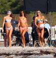 Alessandra Ambrósio, Candice Swanepoel, Lily Aldrigde e Behathi Prinsloo fizeram um ensaio de tirar o fôlego de qualquer um em Porto Rico, no último fim de semana. As modelos da grife Victoria's Secret, conhecida como "angels", fizeram poses vestindo biquínis enquanto eram flagradas pelos paparazzi.  Foto: The Grosby Group