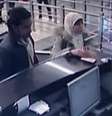 <p>Hayat Boumeddiene aparece passando pelo controle de passaportes do aeroporto, juntamente com um homem de origem norte-africana</p>  Foto: BBC News Brasil