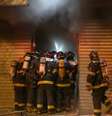 Bombeiros combatem incêndio na 25 de Março  Foto: Edison Temóteo / Futura Press