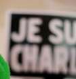 <p>A express&atilde;o "Je suis Charlie" foi&nbsp;criada por um cartunista franc&ecirc;s imediatamente depois do&nbsp;atentado&nbsp;contra o jornal</p>  Foto: AFP