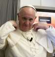 <p>Papa Francisco teria anunciado a Terceira Guerra Mundial em notícia falsa publicada no Twitter</p>  Foto: AFP