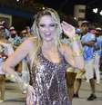 Madrinha de bateria da Rosas de Ouro, Ellen Rocche esbanjou simpatia no Sambódromo do Anhembi, em São Paulo, na noite desse sábado (17). A atriz e modelo, que optou por um look comportado em comparação com outros destaques das agremiações, esbanjou simpatia no ensaio técnico.  Foto: Leo Franco / AgNews