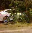 <p><span style="font-size: 15.4545450210571px;">O carro&nbsp;saiu da pista e atropelou os moradores, que estavam sentados em um banco &agrave;s margens da estrada</span></p>  Foto: PM-MG / Divulgação