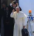 Papa Francisco embarca em avião nas Filipinas de volta para Roma. 19/01/2015  Foto: Romeo Ranoco / Reuters