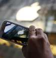 <p>A companhia americana teve participação de mercado recorde de 33% na Coreia do Sul, ante 46% da Samsung</p>  Foto: Tim Wimborne / Reuters
