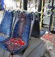 <p>&Ocirc;nibus destru&iacute;do por ataque em Donetsk, na Ucr&acirc;nia</p>  Foto: Alexander Ermochenko / Reuters