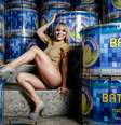 Indianara Carvalho estreia no Carnaval paulista com o menor tapa-sexo da avenida, banhado a ouro. Eleita Miss Bumbum em 2014, ela também é capa de janeiro da revista Sexy. Para manter a boa forma, a modelo come de 18 a 25 claras de ovo por dia e malha sete dias na semana   Foto: Thiago Bernardes / FramePhoto