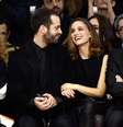 <p>Natalie Portman e o marido,&nbsp;Benjamin Millepied, assistiram ao desfile da Dior na fila A</p>  Foto: Getty Images 