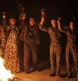 Curdos comemoram retomada de cidade de Kobane  Foto: Rodi Said / Reuters