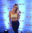 Giovanna Ewbank mostrou barriguinha chapada em desfile da Cia Marítima  Foto: AgNews
