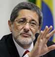 Ex-presidente da Petrobras José Sergio Gabrielli durante depoimento à CPI da Petrobras no Senado em Brasília. 20/05/2014  Foto: Ueslei Marcelino / Reuters