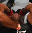 <p>Anderson Silva chora após vitória contra Nick Diaz</p>  Foto: Josh Hedges/Zuffa LLC / Getty Images 