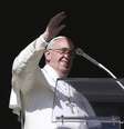 O papa Francisco durante Oração do Angelus na Praça São Pedro, no Vaticano, em 2 de fevereiro  Foto: Alessandro Bianchi / Reuters