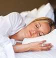 <p>Dormir o suficiente ajuda na prevenção de problemas de saúde</p>  Foto: 4774344sean  / iStock